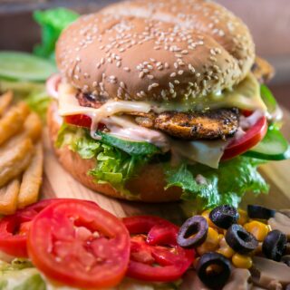 Rostlinné maso jako hamburger